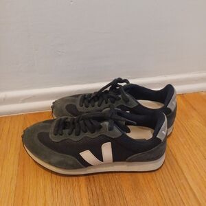 Veja Woman Black and White Sneakers